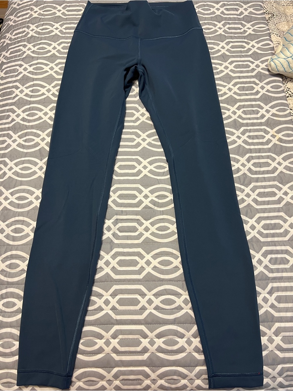 Lululemon Wunder Train High Rise 28 inch